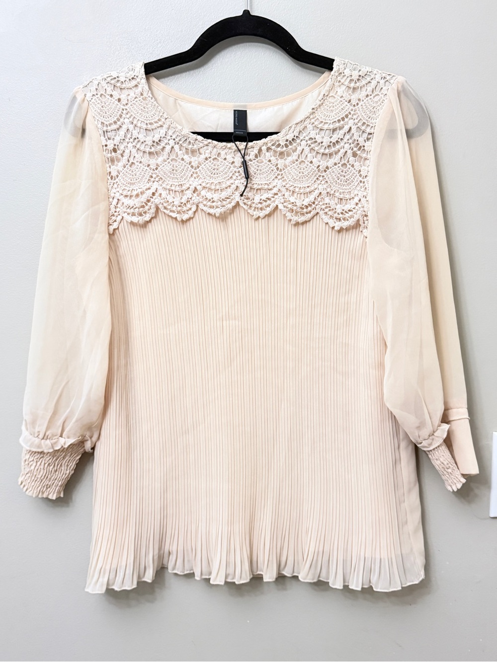 VERO MODA Lova Lynge Pleated Lace Yoke Blouse Blush Pink M